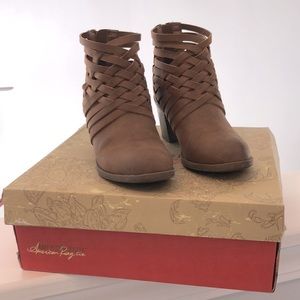 American Rag Tan Lace Ankle Boot 5-1/2, Zippered